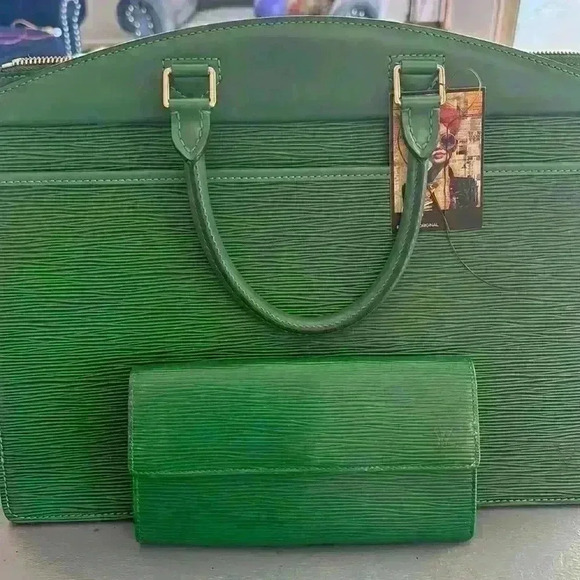 - LOUIS VUITTON LV Logo Riviera Hand Bag Epi Leather Green bundle w/ wallet - Picture 17 of 17